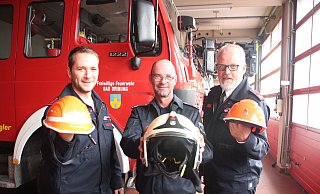 Der stellvertretende Jugendfeuerwehrwart Arne Hausmann (36), Löschzugführer Jochen Loke (55) und Jugendfeuerwehrwart Matthias Außel (52) setzen sich für die Jugendarbeit ein. - Burkhard Battran