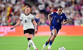 Während Janina Minge ins DFB-Team zurückkehrt, fällt Frankreichs Marie-Antoinette Katoto fürs Rückspiel aus. (Archivbild) - Sebastian Christoph Gollnow/dpa Während Janina Minge ins DFB-Team zurückkehrt, fällt Frankreichs Marie-Antoinette Katoto fürs Rückspiel aus. (Archivbild) - Sebastian Christoph Gollnow/dpa
