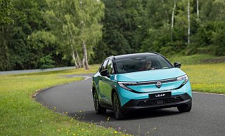 Kein ungeschriebenes Blatt: Der neue Nissan Leaf fährt nun schon in dritter Generation um die Gunst der Kunden. - Guillem Hernandez/Nissan/dpa-tmn