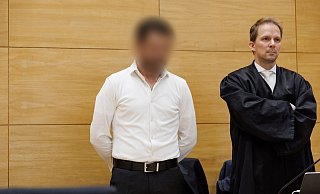 Der wegen heimtückischen Mordes angeklagte 34-jährige Deutsche kündigte über seinen Anwalt an, sich zum Tatvorwurf nicht zu äußern. - Friso Gentsch/dpa