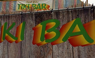 Mehrere Jugendliche brachen in der Nacht zu Mittwoch in die Tiki-Bar im Steinmeisterpark ein. - Meiko Haselhorst