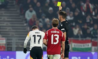 Florian Wirtz (l) verpasst das erste K.o.-Spiel in der Nations League. - Christian Charisius/dpa