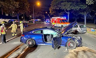 In den zwei Fahrzeugen saßen vier Personen, die Fahrerin des Polos wurde leicht verletzt. - Ralph Meyer