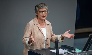 Britta Haßelmann, Fraktionsvorsitzende von Bündnis 90/Die Grünen im Bundestag, spricht im Bundestag. - Foto: Michael Kappeler/dpa