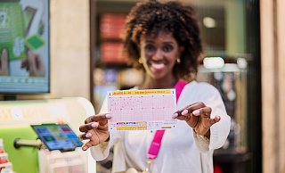 Die Samstagsziehung von LOTTO 6aus49 hat sich für einen Tipper aus dem Kreis Borken besonders gelohnt. Er knackte am 10. Mai den Jackpot und ist nun um rund 9,5 Millionen Euro reicher. - © Schlag & Roy GmbH