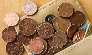 Die Überschuldungsquote, also der Anteil überschuldeter Personen im Verhältnis zu allen Erwachsenen, erhöhte sich zuletzt auf 8,16 Prozent. - Patrick Pleul/dpa-Zentralbild/dpa