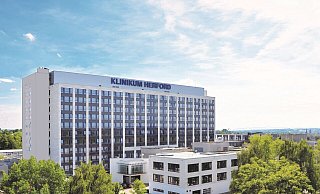 Die Klinikleitung hat am Freitag entschieden, ab Montag bis zum 12. Oktober keine Aufnahmen zur Geburt im Kreißsaal mehr anzubieten. Grund ist ein Personalengpass bei den Hebammen. - Klinikum Herford