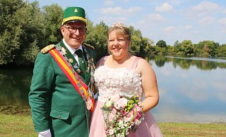 Das Bentfelder Königspaar Burkhard und Claudia Lampe genießt die Facetten des Schützenfestes in vollen Zügen. - Schützenverein