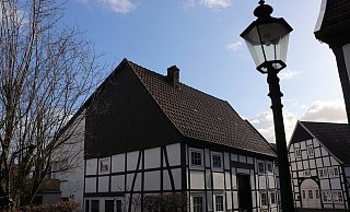 Das Fachwerkhaus am Großen Wall in Rheda-Wiedenbrück hatte die Stadt vor rund vier Jahren gekauft, nun sucht sie dafür einen neuen Besitzer. - Marion Pokorra-Brockschmidt