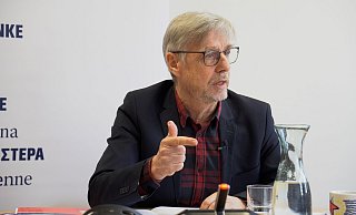 Walter Baier, Vorsitzender der Europäischen Linken, will mit Forderungen nach bezahlbarem Wohnraum, kostenlosem Zugang zu Bildung, Gesundheitsvorsorge und öffentlichem Nahverkehr im Europawahlkampf punkten. - Mirko Paradiso/European Newsroom/dpa