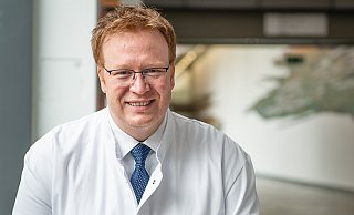 Universitätsprofessor Philipp Soergel ist Direktor der Universitätsklinik für Frauenheilkunde und Geburtshilfe am Uni-Klinikum Minden. - Mühlenkreiskliniken/Sven Olaf Stange