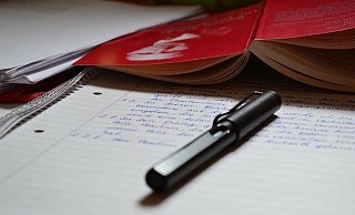 Schüler Marlon Becker wollte zum Ende des Schulhalbjahres vom Kreisgymnasium Halle auf die Gesamtschule Halle wechseln und sich dabei gleichzeitig eine Klasse tiefer einstufen lassen. - Symbolfoto/ Pixabay