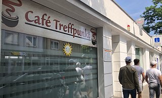 Mit einem Großaufgebot hatte die Polizei im Sommer dieses Ladenlokal an der Strengerstraße durchsucht. - Patrick Menzel