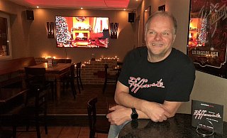 Christian „Greibi“ Michels in der Warburger Kult-Kneipe Pfeffermintz, wo der Welcome-Home-Abend am 23. Dezember gefeiert wird. - Simone Flörke