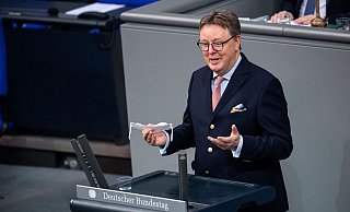 «Die Ampelfraktionen opfern seriöse Parlamentsarbeit auf dem Altar ihrer Koalitionsverhandlungen»: Unionspolitiker Michael Grosse-Brömer. - Foto: Bernd von Jutrczenka/dpa
