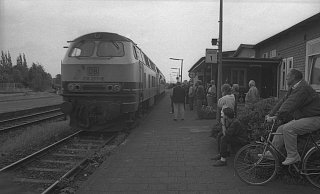 Historische Aufnahme: Ende Mai 1994 fuhr der vorerst letzte Personenzug von Rahden nach Bremen, 1997 wurde die Strecke teilweise stillgelegt. Seit Jahren gibt es Bemühungen, die Strecke wiederzubeleben. - Joern Spreen-Ledebur