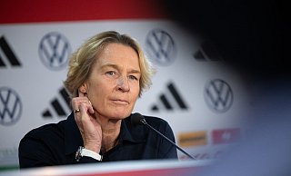 «Mein ganzes Interesse gilt dem Wohl und dem Erfolg dieser mir ans Herz gewachsenen Mannschaft und allen Spielerinnen», postet Bundestrainerin Martina Voss-Tecklenburg bei Instagram. - Sebastian Gollnow/dpa