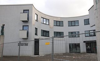 An der Löhner Musikschule hat der Sturm die Fassade zum Teil heruntergeholt. - Judith Gladow