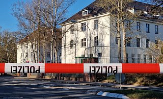 Die Bundesstraße 239 vor der Kaserne in Höxter war während des Vorfalls für mehrere Stunden gesperrt. - Thomas Kube