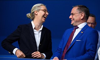Alice Weidel und Tino Chrupalla bilden auch für die kommenden zwei Jahre die Doppelspitze der AfD. - Bernd von Jutrczenka/dpa