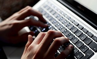 Der verstärkte Einsatz von KI könnte laut der Studie das Bruttoinlandsprodukt jährlich um 0,8 Prozentpunkte wachsen lassen. - Karl-Josef Hildenbrand/dpa