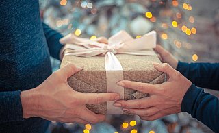 Wer früh anfangen will, kann auf der Suche nach den passenden Weihnachtsgeschenken bereits jetzt bei den Kleinanzeigen fündig werden. (Symbolbild) - Pixabay