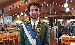 Alex Dudash mit der Kette des Jugendprinzen der Borgentreicher St.-Sebastian-Schützenbruderschaft. - Privat
