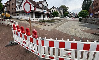 Die Lübbecker Straße bleibt bis Mitte September voll gesperrt. - Dirk Windmöller