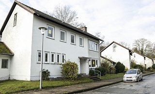 Wird in einem Kölner Hotel versteigert: Dieses frühere britische Offiziershaus an der Joseph-Hayden-Straße. - Jörg Dieckmann