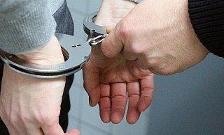 Der renitente 17-Jährige wurde nach seinem Ausraster von mehreren Beamten gefesselt und zur Polizeiwache gebracht. - Symbolfoto: Pixabay Creative Commons