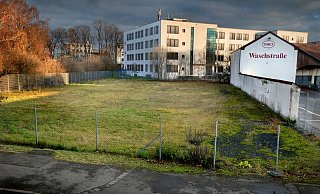 Die Fläche eignet sich laut Hagedorn als Parkplatz oder für weitere Bebauungen. - Andreas Frücht