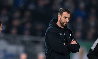 Arminia-Trainer Mitch Kniat musste sich von seinem Kollegen Olaf Janßen heftige Vorwürfe gefallen lassen. - Teresa Kroeger