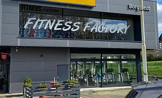 Autohaus meets Fitnessstudio. Diese wohl einmalige Kombination gibt es in Werther am Schwarzen Weg. - Matthias Foede