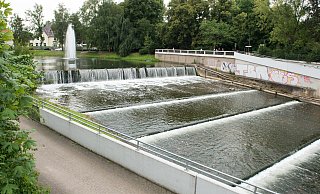 Das Bergertorwehr wird sich in den kommenden Jahren verändern. Die Mauern sollen verschwinden, stattdessen ein Zugang zum Wasser geschaffen werden. - Ralf Bittner