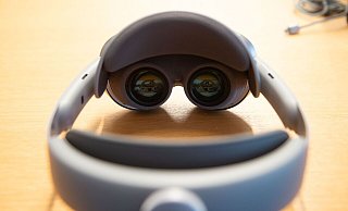 Die neue Samsung-Brille - hier zu sehen ihr Prototyp aus dem Frühjahr - gibt es deutlich günstiger als Apples Vision Pro. - Andrej Sokolow/dpa