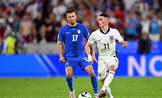 Phil Foden (r) hat das Traningscamp der Three Lions vorübergehend verlassen. - Marius Becker/dpa