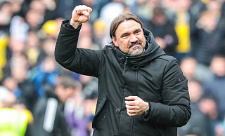 Leeds-Trainer Daniel Farke jubelt nach dem 6:0-Heimsieg gegen Stoke City. Rund eineinhalb Stunden später steht der vorzeitige Aufstieg seines Teams in die Premier League fest. - Imago Images