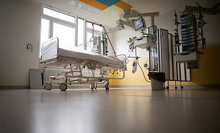 Vielen Krankenhäuser in Deutschland sind aktull nur zu 50 Prozent belegt, denn die Politik fordert, dass die Kliniken Betten für Covid-19-Patienten freihalten. - picture alliance