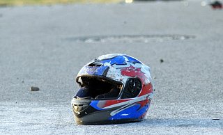 Die junge Fahrerin wurde in ein Krankenhaus gebracht. - Symbolfoto/picture alliance