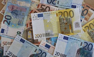 1.398.421,486 Euro, das ist genau die Summe, die die Stadt im nächsten Jahr ausgebene will, um ihre Ausgaben zu finanzieren. - dpa/Bernd Wüstneck