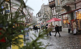 Die Händler in der Innenstadt hoffen durch den verkaufsoffenen Sonntag auf einen Umsatzschub. - Jan-Hendrik Gerdener