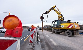 Die Holzwand ist verschwunden und wird durch Aluminium-Elemente ersetzt. - Niklas Tüns