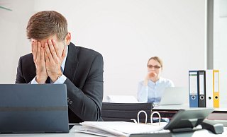 Wann fängt Mobbing am Arbeitsplatz an und wie können betroffene sich wehren? Sechs Fakten zum Thema. - picture alliance / dpa Themendienst