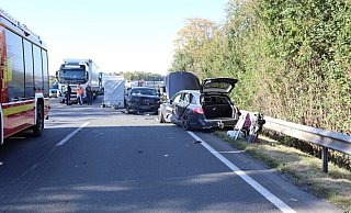 Unfall mit mehreren Fahrzeugen - Bielefeld