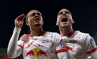 Xavi Simons richtet seinen Jubel gegen die RB-Fans. - Jan Woitas/dpa