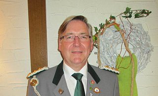 Schützenoberst Karl-Heinz Neu gab den Entschluss bekannt. - Schützenverein