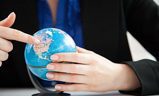 Rund um den Globus gearbeitet? Dann haben Sie unter Umständen auch in anderen Ländern als Deutschland Rentenansprüche erworben. - Christin Klose/dpa-tmn