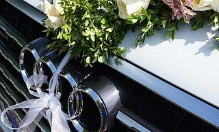 Am Samstag unterbrach die Polizei einen Hochzeitskorso auf der Mindener Straße in Herford. - Pixabay