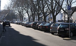 An der Paderborner Westernmauer fallen öffentliche Parkplätze weg. - Marc Köppelmann (Archivbild)