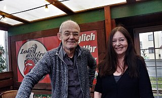 Dietrich (Dixi) und Lore Ellerbrock stehen seit 45 Jahren hinter der Theke der traditionellen Bahnhofskneipe. - Marion Bulla